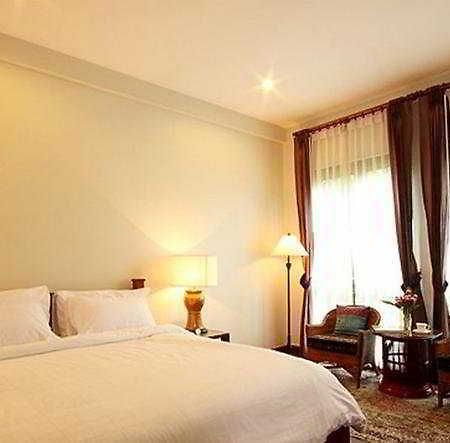 Baan Klang Wiang Boutique Hotel Τσιάνγκ Μάι Εξωτερικό φωτογραφία